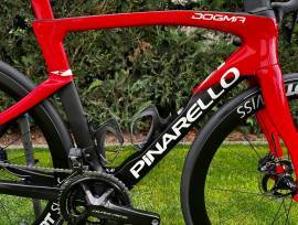 PINARELLO Dogma F Országúti Shimano Dura Ace Di2 tárcsafék használt ELADÓ