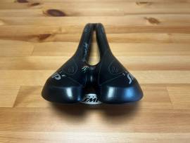 Új Selle SMP Well M1 Gel nyereg eladó Well M1 Road Bike & Gravel Bike & Triathlon Bike Component, Road Bike Saddles & Seat Posts new / not used For Sale