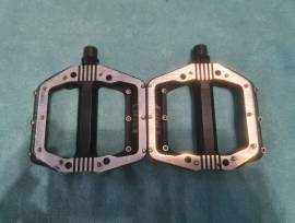 Eladó Bontrager, Ride with a dream, fémpedálok Bontrager Mountain Bike Alkatrész, MTB Hajtásrendszer nem használt ELADÓ