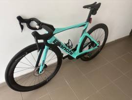 BIANCHI Oltre comp Országúti Shimano Ultegra Di2 tárcsafék használt ELADÓ