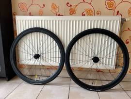 VELOMANN V30R kerékszett VITTORIO Zaffiro 700x28c gumival VELOMANN V30R kerékszett VITTORIO Zaffiro 700x28c  Road Bike & Gravel Bike & Triathlon Bike Component, Road Bike Wheels / Tyres 28" new / not used For Sale
