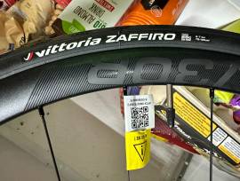 VELOMANN V30R kerékszett VITTORIO Zaffiro 700x28c gumival VELOMANN V30R kerékszett VITTORIO Zaffiro 700x28c  Road Bike & Gravel Bike & Triathlon Bike Component, Road Bike Wheels / Tyres 28" new / not used For Sale
