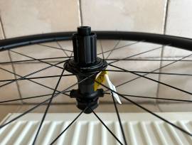 VELOMANN V30R kerékszett VITTORIO Zaffiro 700x28c gumival VELOMANN V30R kerékszett VITTORIO Zaffiro 700x28c  Road Bike & Gravel Bike & Triathlon Bike Component, Road Bike Wheels / Tyres 28" new / not used For Sale