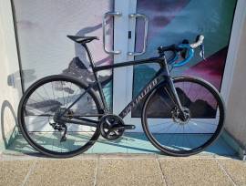 SPECIALIZED Specialized Tarmac SL6 Disc Carbon 105 2x11sp( 56  Országúti Shimano Ultegra Di2 tárcsafék nem használt ELADÓ