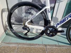 MERIDA 2025 MERIDA REACTO 5000 IV1 GYÖNGYFEHÉR(KÉK-TEAM)M Road bike Shimano 105 Di2 disc brake new with guarantee For Sale