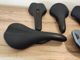 Szép állapotú új nyereg  Fizik Road Bike & Gravel Bike & Triathlon Bike Component, Road Bike Saddles & Seat Posts new / not used For Sale