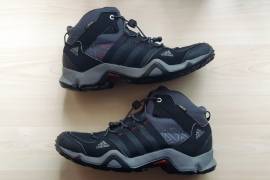Adidas AX2 MID GTX (GORE-TEX) vízálló túrabakancs. Újszerű! 41 ⅓-os, 26cm. . Shoes / Socks / Shoe-Covers used male/unisex For Sale