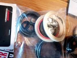 Új rockshox és formula szimeringek tk35 Mountain Bike Alkatrész, MTB Villa / Rugóstag villa nem használt ELADÓ