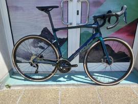 BMC Roadmachine SEVEN 105 ( 56)  Road bike Shimano 105 disc brake new with guarantee For Sale