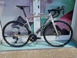 BMC Teammachine SLR FIVE Carbon 105 Di2 ( 56 )   Országúti Shimano 105 Di2 tárcsafék új / garanciával ELADÓ
