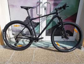 MERIDA AKCIÓ::MERIDA BIG.NINE 600 ( XL) Mountain Bike 29" elöl teleszkópos Shimano Deore XT új / garanciával ELADÓ