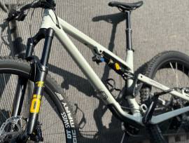 COMMENCAL COMMENCAL META TR V4 OHLINS EDITION ASH GREY Mountain Bike 29" össztelós / fully Shimano Deore XT nem használt ELADÓ