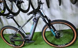 CUBE REACTION  750 BOSCH  CX YARI RC XT-12 Elektromos Mountain Bike 29" elöl teleszkópos Bosch nem használt ELADÓ