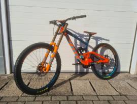 SCOTT Gambler 710 2018 L, 27,5 !!! Enduro / Freeride / DH 27.5" (650b) Shimano Saint nem használt ELADÓ