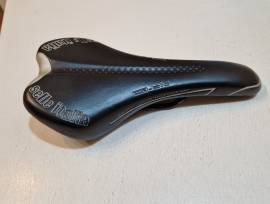 Selle Italia nergek, Q-bik, XR Selle Italia nergek, Q-bik, XR Road Bike & Gravel Bike & Triathlon Bike Component, Road Bike Saddles & Seat Posts used For Sale