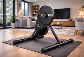 VAN RYSEL D100 Smart Trainer, Kerékpáros okosgörgő (ZWIFT stb.) VAN RYSEL D100 Smart Trainer Görgő / Spinning direkt Igen Igen nem használt ELADÓ