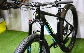 TREK STATCHE 9 29+ HARDTAIL AIR 4d  Mountain Bike 29" front suspension new / not used For Sale