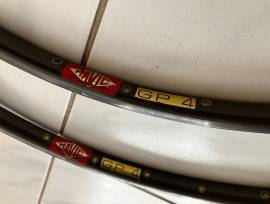 Mavic GP4 36 lyukas szingós felniszet Mavic GP4 Országúti / Gravel / Triatlon Alkatrész, Országúti  Kerék / Felni / Gumi használt ELADÓ