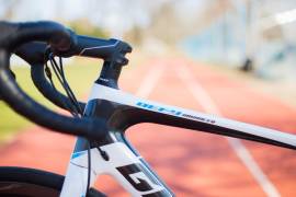 GIANT Defy Advanced 2 (S) Road bike Shimano 105 disc brake used For Sale