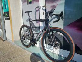 BMC 2027 BMC Teammachine R 01 FOUR (47,51,54,56,58,61) Road bike Shimano Ultegra Di2 disc brake new with guarantee For Sale