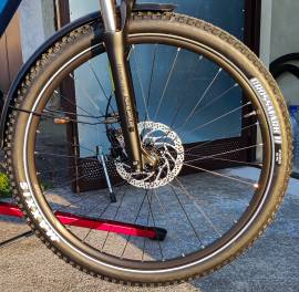 Maxxis Crossmark II 27.5 x 2.25 MTB (E-bike) ÚJ külső gumik Maxxis Crossmark II Mountain Bike Alkatrész, MTB Kerék / Felni / Gumi 27.5" (650b) belsős nem használt ELADÓ