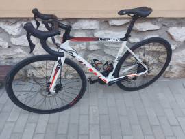 KELLYS Országúti  Road bike disc brake used For Sale