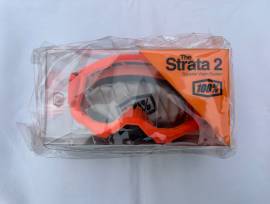 Új 100% Strata 2 narancssárga, átlátszó lencsés DH/FR szemüveg, védőszemüveg 100% Strata 2 Eyewear / Sunglasses DH new / not used For Sale