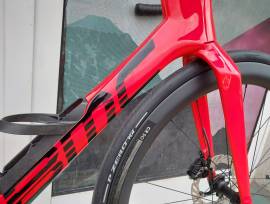 BMC Teammachine R 01 FIVE 105 Di2 (47,51,54,56,58,61) Road bike Shimano 105 Di2 disc brake new with guarantee For Sale