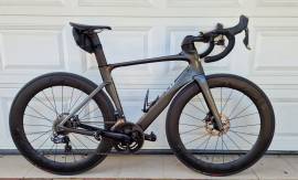 SPECIALIZED Venge ViAS Pro Disc Ultegra Di2 Országúti Shimano Ultegra Di2 tárcsafék használt ELADÓ