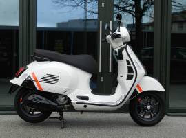 2024 Vespa GTS 300 Super Sport 2024 Vespa GTS 300 Super Sport Roller, Elektromos Roller használt ELADÓ