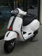 2024 Vespa GTS 300 Super Sport 2024 Vespa GTS 300 Super Sport Roller, Elektromos Roller használt ELADÓ