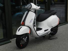 2024 Vespa GTS 300 Super Sport 2024 Vespa GTS 300 Super Sport Roller, Elektromos Roller használt ELADÓ