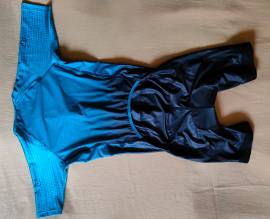 575 High Performance egybemez méret: M 575 High Performance Kerékpáros Ruházat M nem használt férfi/unisex ELADÓ