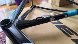  ÚJ MERIDA SCULTURA 5000 karbon váz + nyeregcső + stucni MERIDA SCULTURA 5000 karbon Országúti / Gravel / Triatlon Alkatrész, Országúti / Gravel / Váz /Vázszett / Villa karbon karbon 27.5" (650b) nem használt ELADÓ