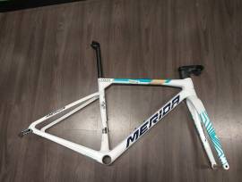 VÁZ: MERIDA SCULTURA 6000 GYÖNGYFEHÉR (KÉK-TEAM) ( XS) MERIDA VÁZ: MERIDA SCULTURA 6000 GYÖNGYFEHÉR (KÉK-TEAM) ( Road Bike & Gravel Bike & Triathlon Bike Component, Road Bike & Gravel Bike & Frames / Forks carbon carbon 700c (622) new with guarantee For Sale