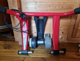 Eladó újszerű Minaura kerékpár görgő https://ebike.hu/termekek/edzes-fitness/gorgos-pad Bike Trainers regular Yes new / not used For Sale
