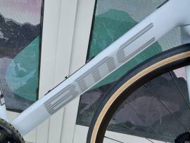 BMC BMC Roadmachine FOUR Carbon 105 Di2 ( 54,56)   Országúti Shimano 105 tárcsafék új / garanciával ELADÓ