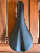 Fabric Scoop nyereg Scoop Radius Sport Országúti / Gravel / Triatlon Alkatrész, Országúti Nyereg / Nyeregcső használt ELADÓ
