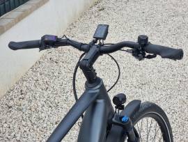 CUBE Új 2025 Cube Touring ebike légurós Bosch Perf.625W Elektromos Trekking/cross 25 km/h Bosch 601-700 Wh használt ELADÓ