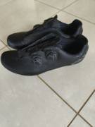 Outi karbon cipő alig használt 46 Revolution 3 Shoes / Socks / Shoe-Covers 46 Road used male/unisex For Sale