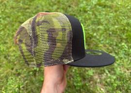 Új Monster Energy fekete/camo hálós sapka, snapback, cap, hat Monster Energy Helmets / Headwear new / not used For Sale