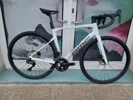 BMC 2027 BMC Roadmachine TWO 105 DI2 47,51,54,56,58,61 Országúti Shimano 105 Di2 tárcsafék új / garanciával ELADÓ
