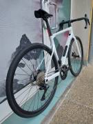 BMC 2027 BMC Roadmachine TWO 105 DI2 47,51,54,56,58,61 Road bike Shimano 105 Di2 disc brake new with guarantee For Sale