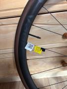 Velomann V30R országúti tárcsás kerékszett Velomann V30R Országúti / Gravel / Triatlon Alkatrész, Országúti  Kerék / Felni / Gumi 28" nem használt ELADÓ