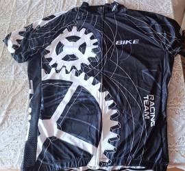 Új rövid ujjú mez eladó.