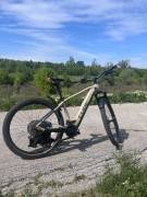 CUBE Reaction Hybrid Pro 625 Elektromos Mountain Bike 29" elöl teleszkópos Bosch Shimano Deore használt ELADÓ