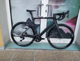 MERIDA 2026 MERIDA REACTO 5000 SELYEM FEKETE ( S) Road bike Shimano 105 Di2 disc brake new with guarantee For Sale
