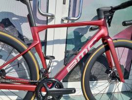 BMC  Roadmachine 01 THREE Ultegra Di2 ( 51)   Országúti Shimano Ultegra Di2 tárcsafék új / garanciával ELADÓ