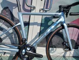 BMC Teammachine SLR ONE Ultegra Di2 (47,51,54,56,58,61 Országúti Shimano Ultegra Di2 tárcsafék új / garanciával ELADÓ