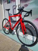 BMC 2027Teammachine SLR TWO  105 DI2(47,51,54,56,58,61 Országúti Shimano 105 Di2 tárcsafék új / garanciával ELADÓ